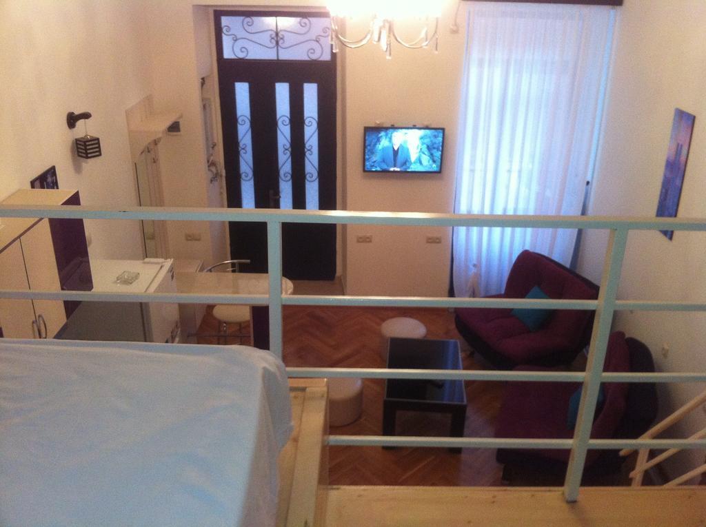 Comfortable Flat In Central Tbilisi Apartment Room photo