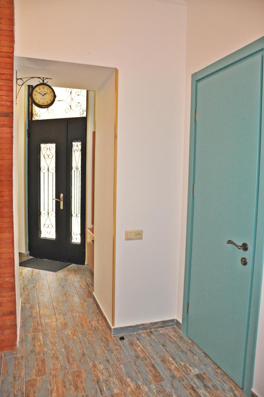 Comfortable Flat In Central Tbilisi Apartment Exterior photo